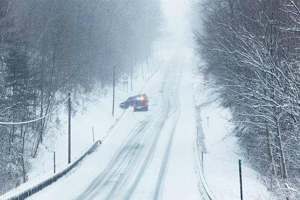 Полицейские просят водителей не ездить далеко в сильные морозы 