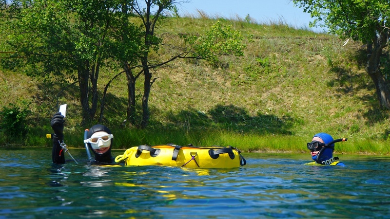20 метров глубины: поволжские фридайверы соревновались на Голубом озере 
