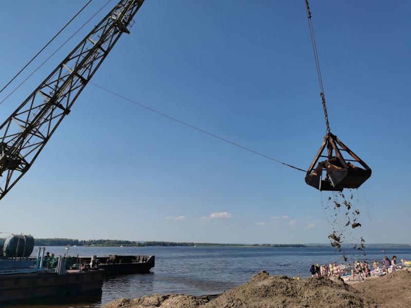 После "ВолгаФеста-2021" в Самаре на пляж второй очереди набережной завезли песок