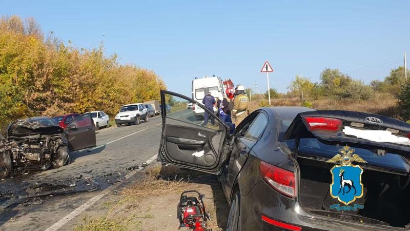 В ДТП на трассе в Самарской области погиб человек и четверо пострадали