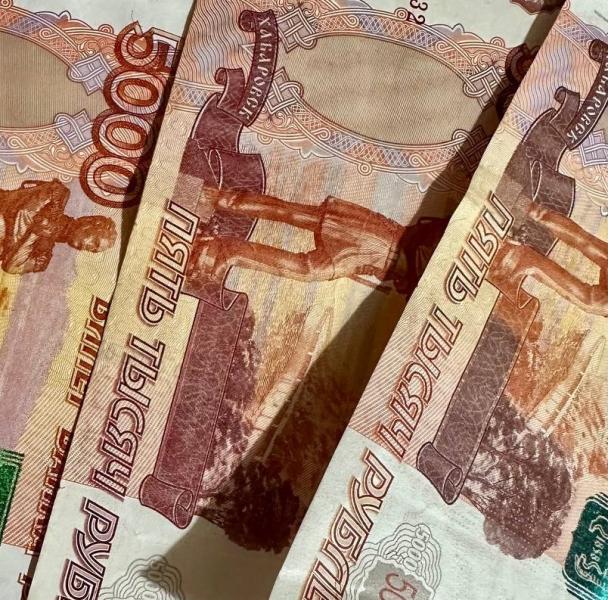 В Самаре подросток обманул студента на 130 тысяч рублей и спустил все деньги на аттракционы и фастфуд