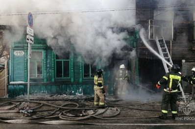 В Самаре загорелся одноэтажный дом на улице Арцыбушевской