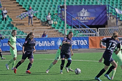 Футболистки женских "Крыльев Советов" остаются на последнем месте чемпионата суперлиги
