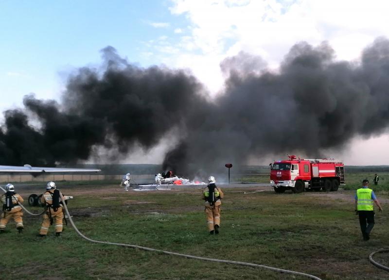 В Курумоче учились спасать людей из "горящего" самолета