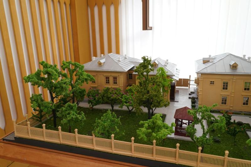 Новый взгляд на старинную усадьбу: в Самарском литературном музее проходит необычная выставка