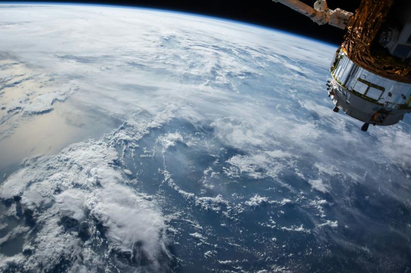 Россиян поздравили с Днем космонавтики с МКС