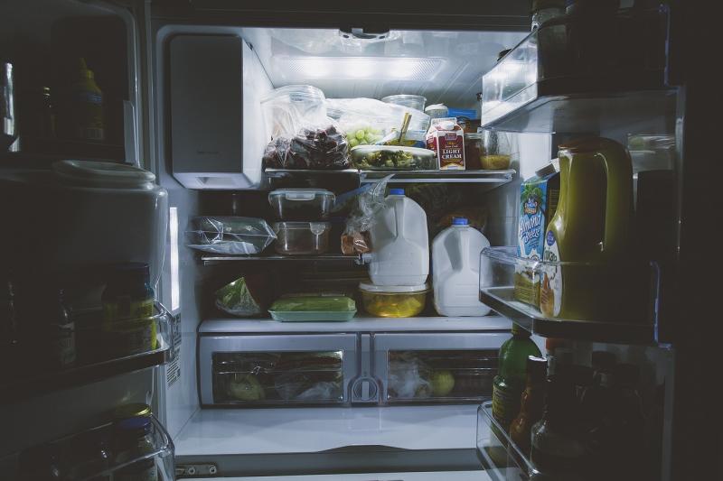 Эксперты рассказали о правилах хранения продуктов в холодильнике 