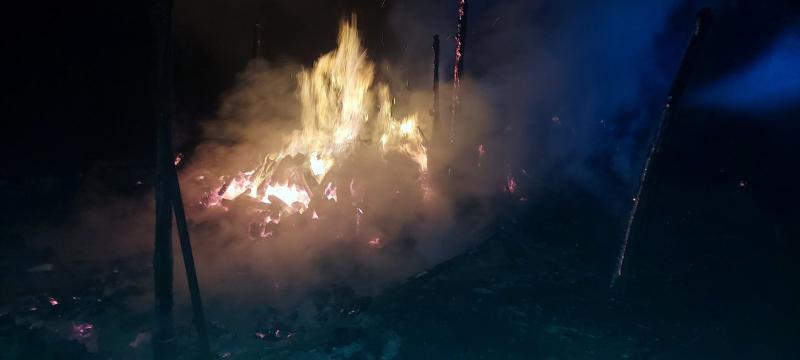 В Самарской области ночью сгорел дачный домик