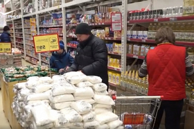 В Новокуйбышевске проверили, есть ли на полках магазинов сахар
