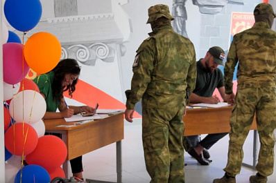 Росгвардейцы из Самарской области приняли участие в голосовании на территории ДНР