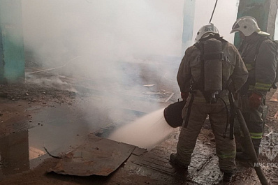 Достиг 1200 "квадратов": в Самаре локализовали пожар в здании бывшего ГПЗ-9